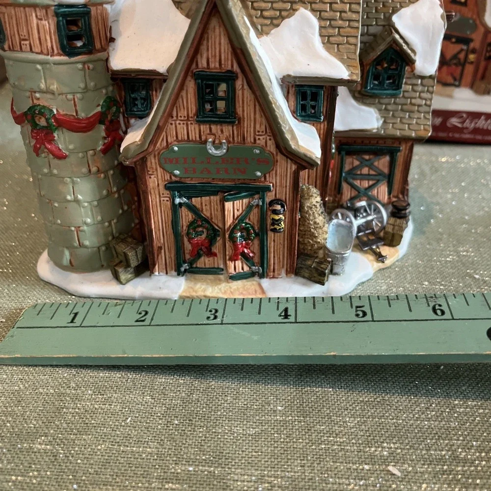 Lemax Village Collection 2002 Harvest Crossing Miller's Barn #25658A-Retired EUC